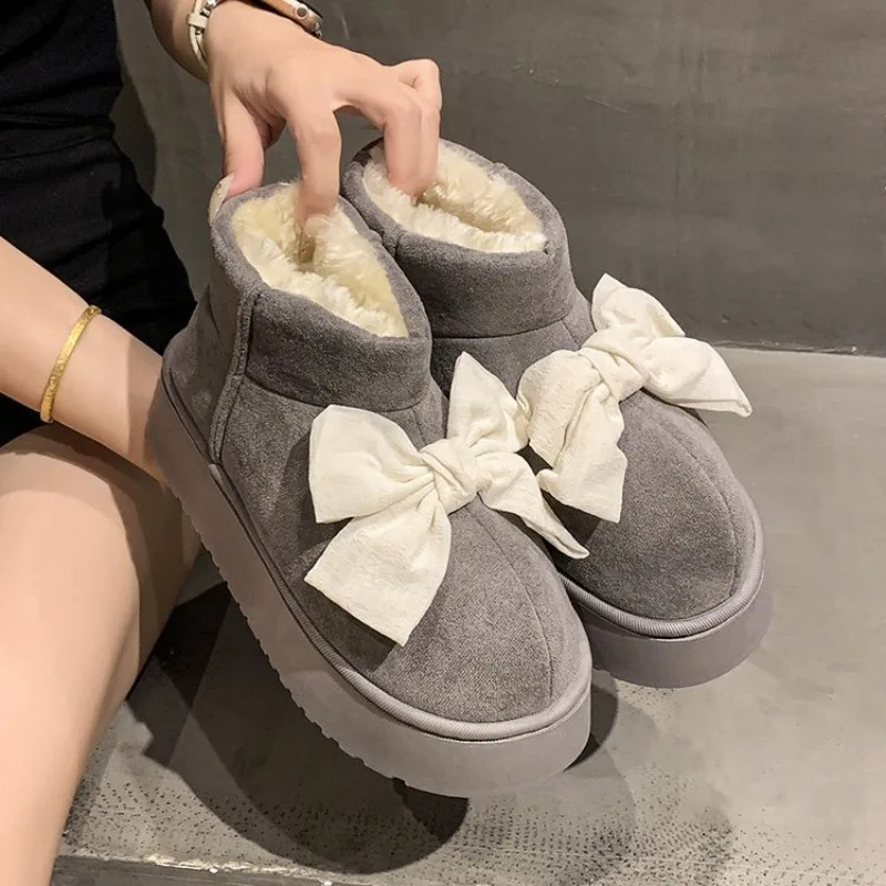 

2025 High Quality of Women's Fashion Snow Boots Fluffy Plush Faux Fur Soft Slippers Winter Indoor Comfortable Home Female Shoes