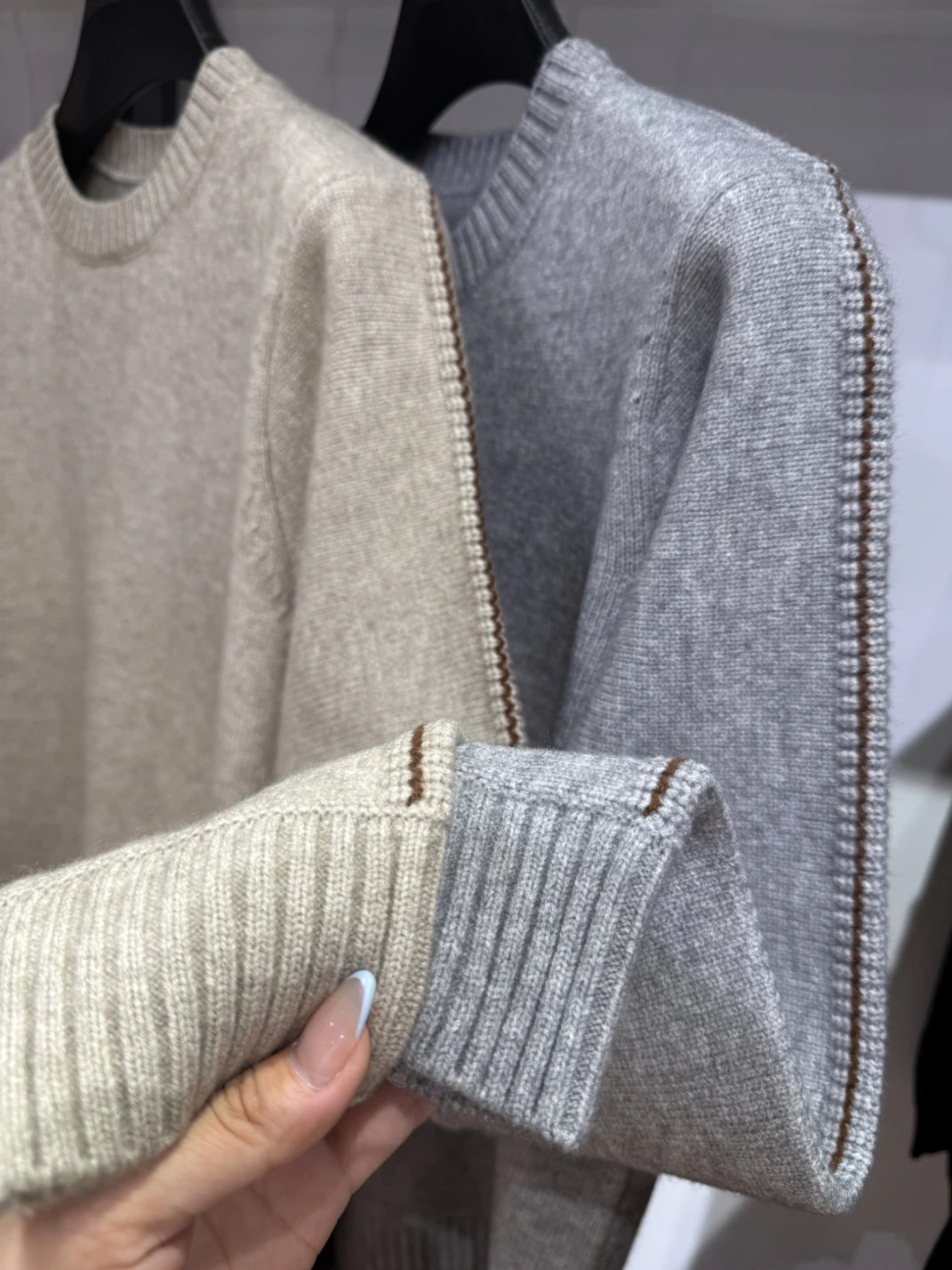 

Высококачественный круглый вязаный свитер для мужчин, повседневный, модный, осенне-зимний, новинка, универсальный, удобный, с длинными рукавами.