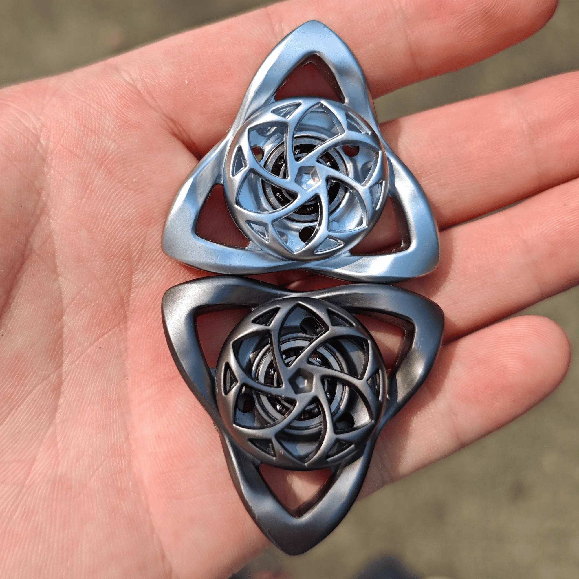 

EDC Fidget Sliders Fidget Toys Stress Relief For Adults Metal toys Ultra-long rotation phantom anti-anxiety hollow Openwork