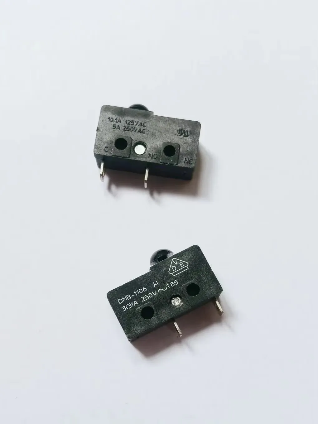 Original New 100% Micro Switch 2Pin 10.1A Normally Open Micro Travel Limit Switch Letinous Edodes Head DMB-1106