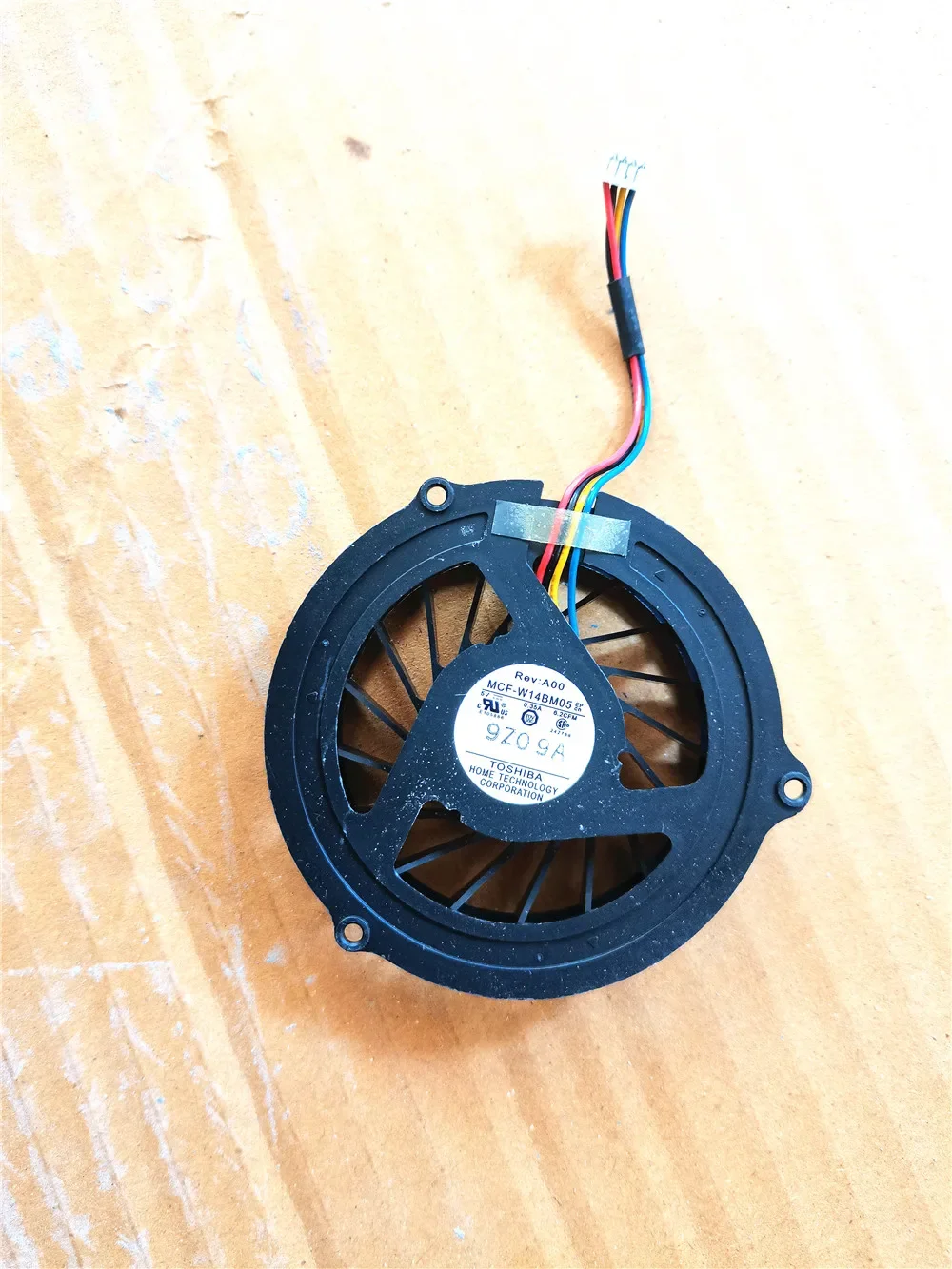 

Genuine For TOSHIBA MCF-J18BM05 MCF-W14BM05 DC5V 0.35A YY8015H12B 12V 0.33A 4pin 4wire Cooling Fan