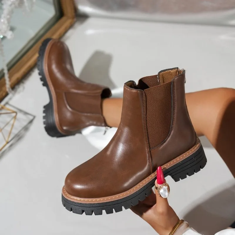 

Women's Chelsea Boots Genuine Leather New Autumn Winter Fashion Women's Ankle Boots Retro Winter Boots Ladies Plus Size 41 42 43