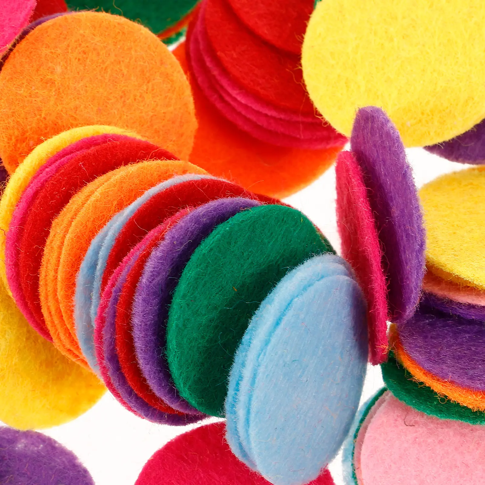 

100 шт. нетканых круглых фетровых заготовок разных цветов, предварительно вырезанные, для рукоделия, поделок, тканевых подложек, для гирлянд, венков, украшений