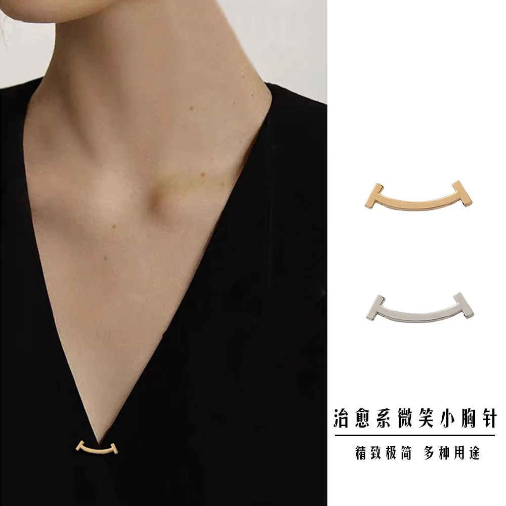 1 Piece Women Cute Simple Smiling Brooch Sector Shaped Crystal Personality Fixed Shirt Collar Anti Glare Buckle Brooches