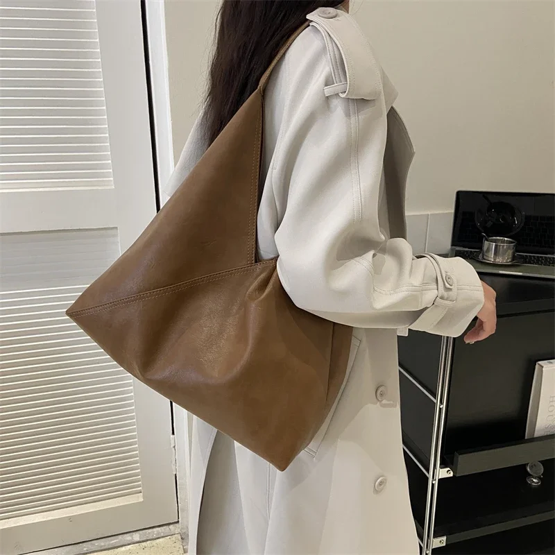 PU Solid Color 2024 New High Capacity Tote Bag Hasp Simple Fashion Damska torba na ramię Soft High Beauty Popular Handbag