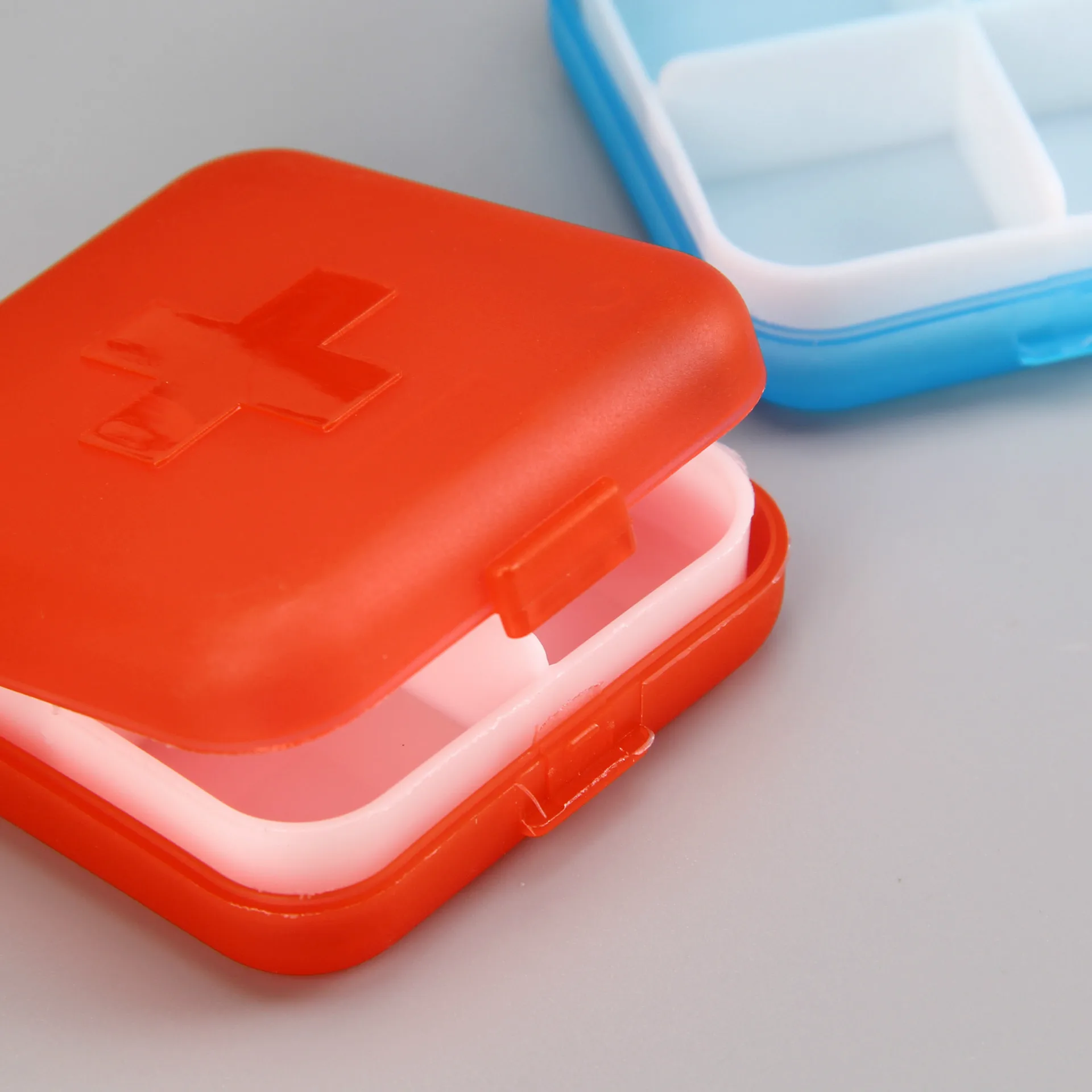 4 Grids Pill Box Organizer Container for Tablets Travel Small Tablet Box Medicine Box Outdoor Home Pill Case ﻿ Pillbox