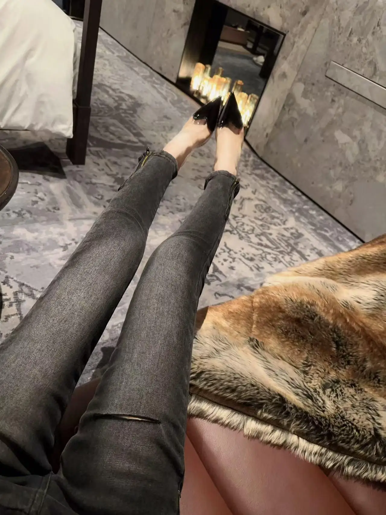 

Женские джинсы с высокой талией, эластичные, облегающие, с дизайнерскими элементами, молнией, рваными деталями и эффектом похудения, зауженные к низу