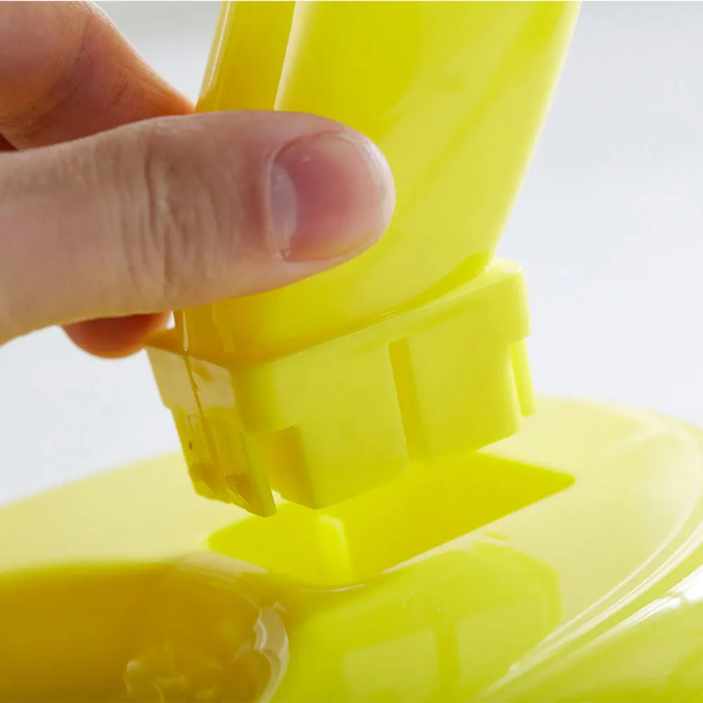

2Pcs Banana Plastic Hanging Stand Fruit Holder Shape Base for Kitchen Home Decoration Fruit Hanging Stand