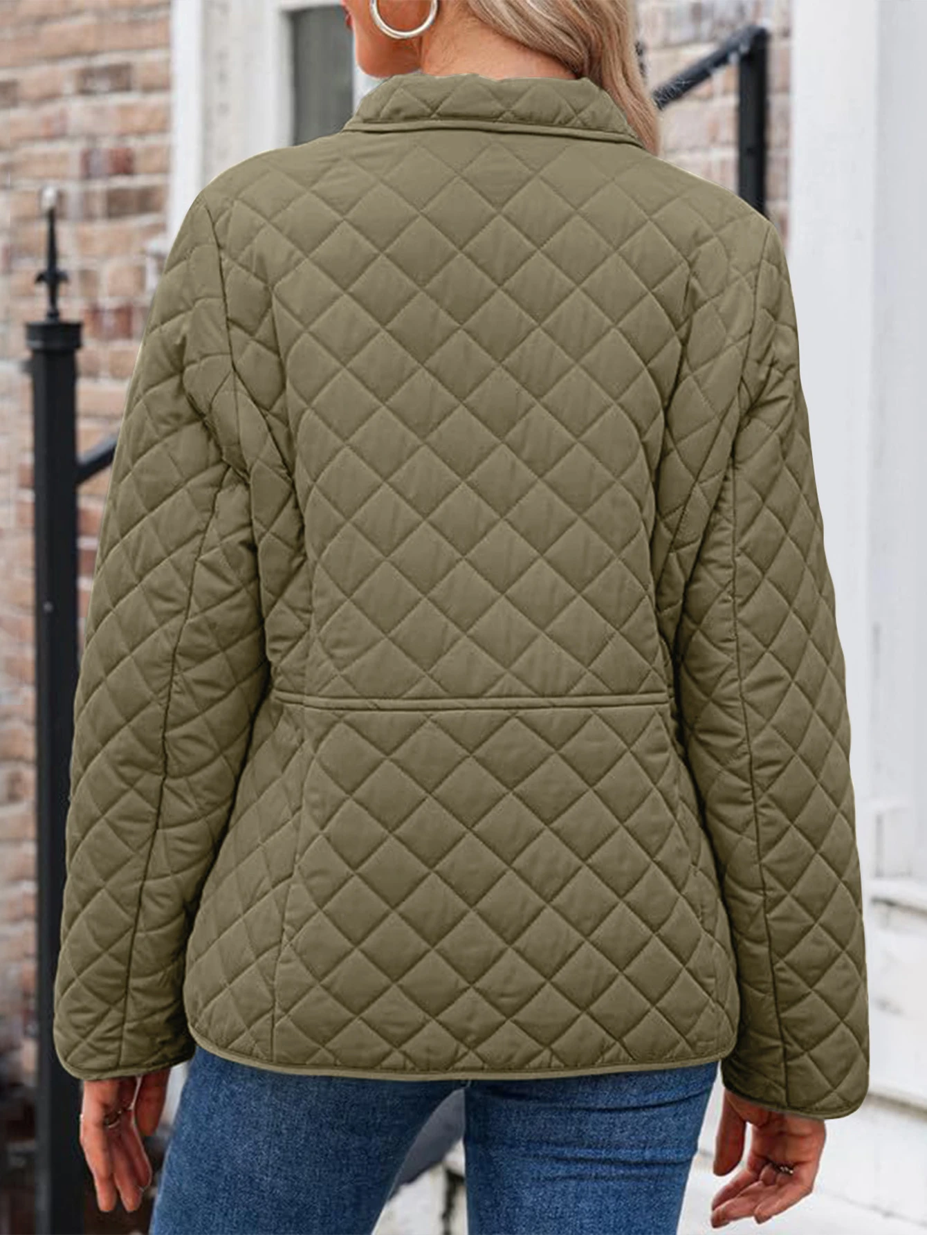 Damski płaszcz pikowany jesienno-zimowy wygodny prosty gładki długi rękaw jednorzędowy zapinany na guziki z kieszeniami klapy na co dzień