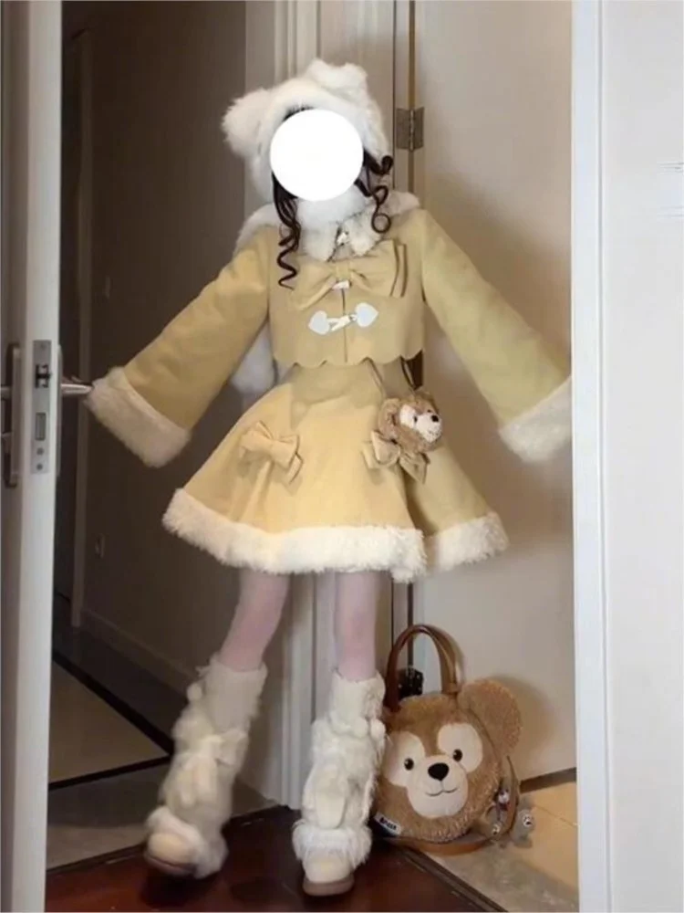 

For Christmas wear a new suit with woolen cape and puffy skirt