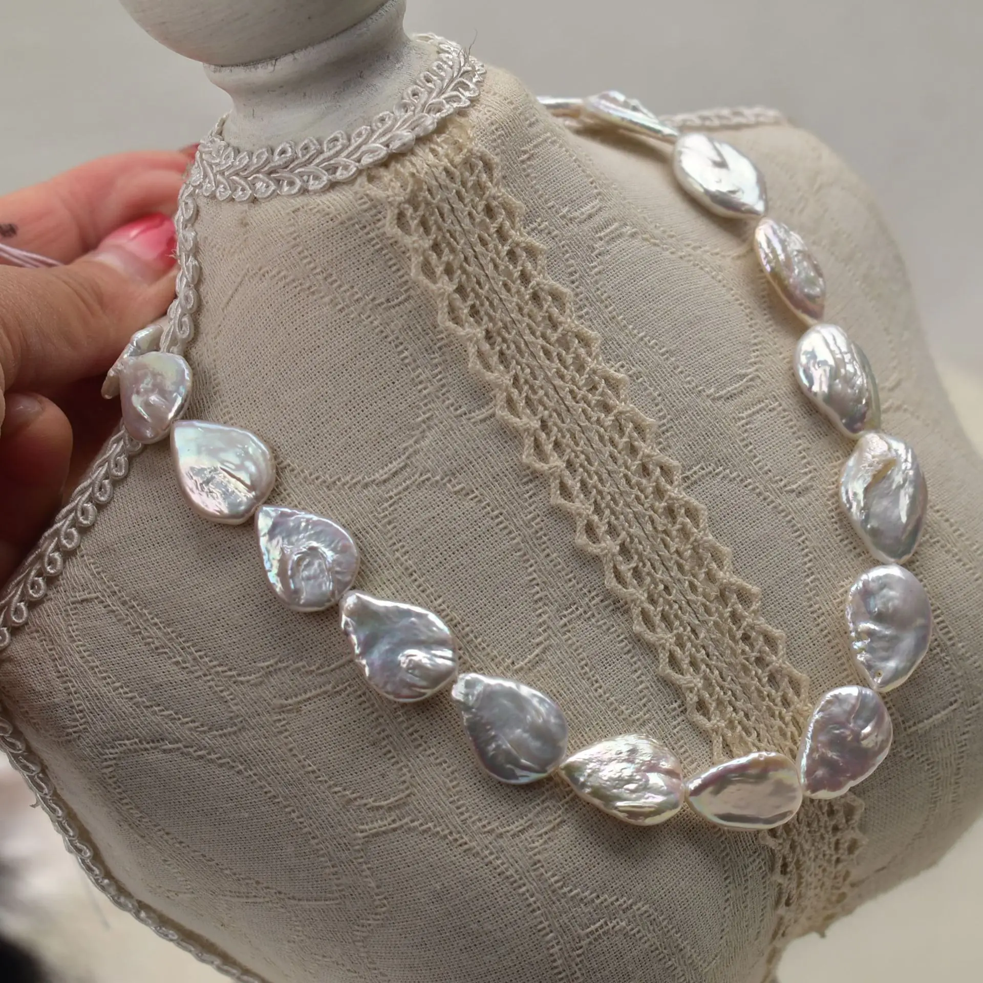 

1 Strand 14*18mm Waterdrop Shaped Freshwater Pearl Baroque Irregular Beads White Loose Beads for Making DIY Necklace Bracelet