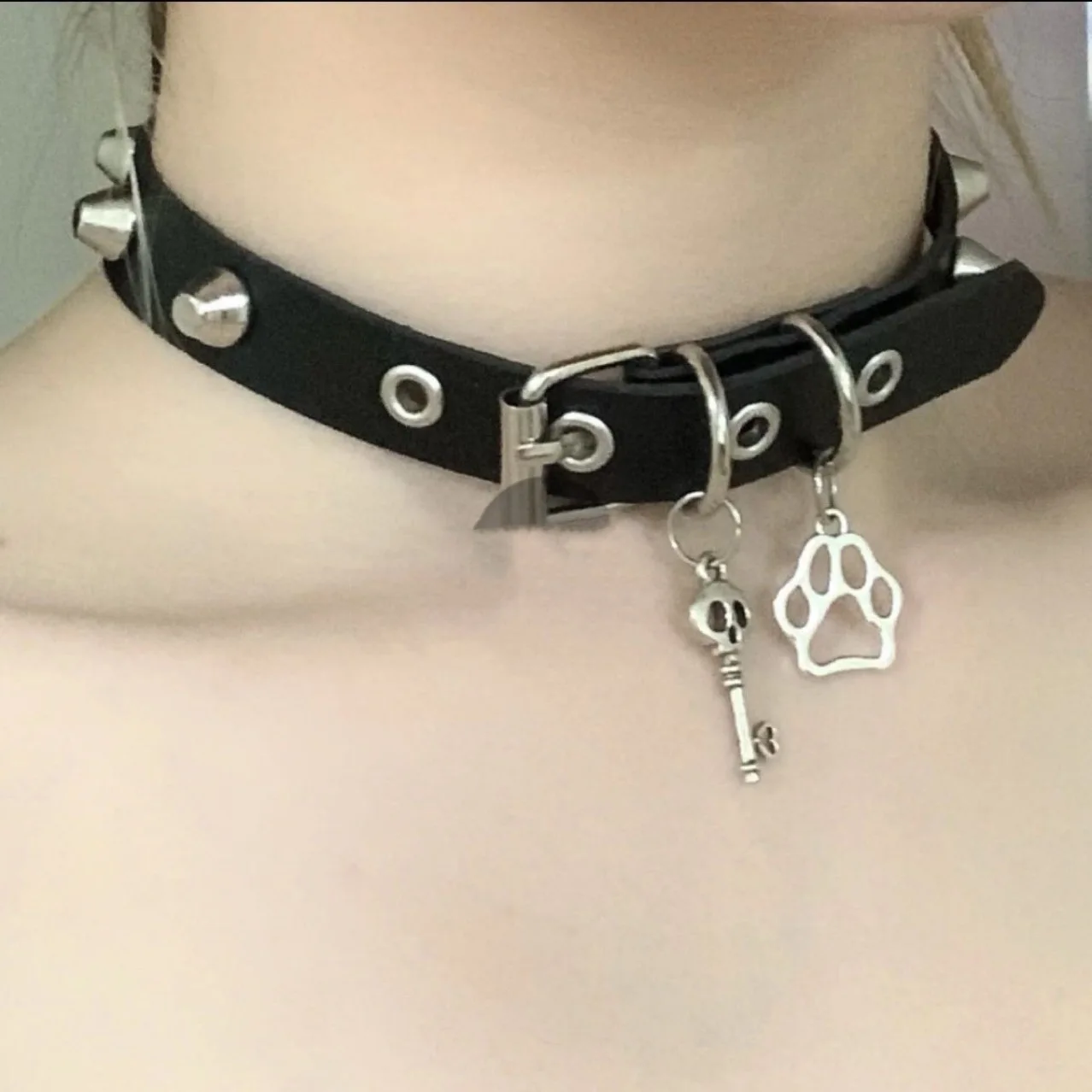 

Choker Collar Spicy Girl Rivet Y2k Punk Dark Rock Neckpiece