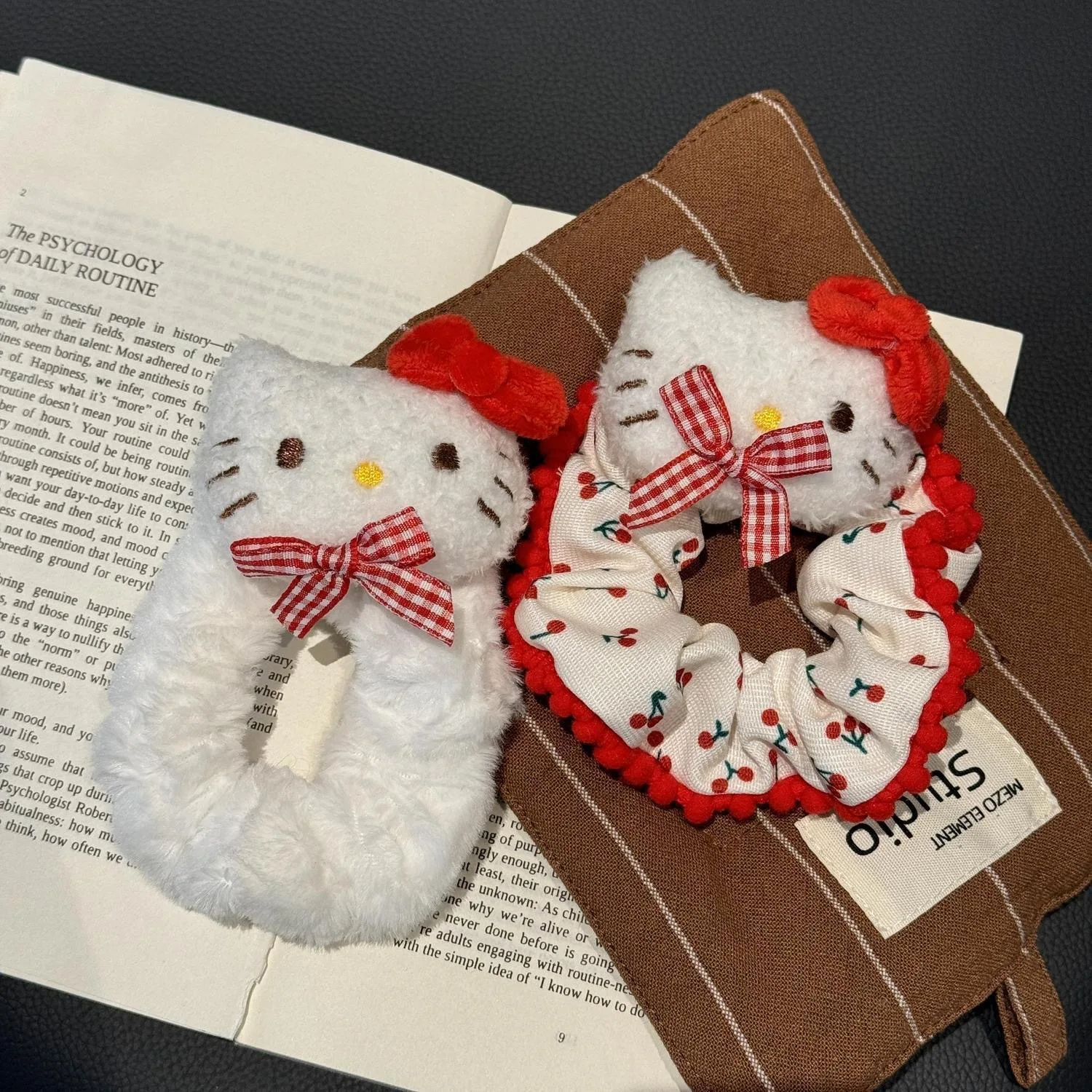 Hello Kitty rosso ciliegia KT bambola anello per intestino crasso morbido e carino fascia per capelli per ragazza alta elasticità invernale accessori per capelli