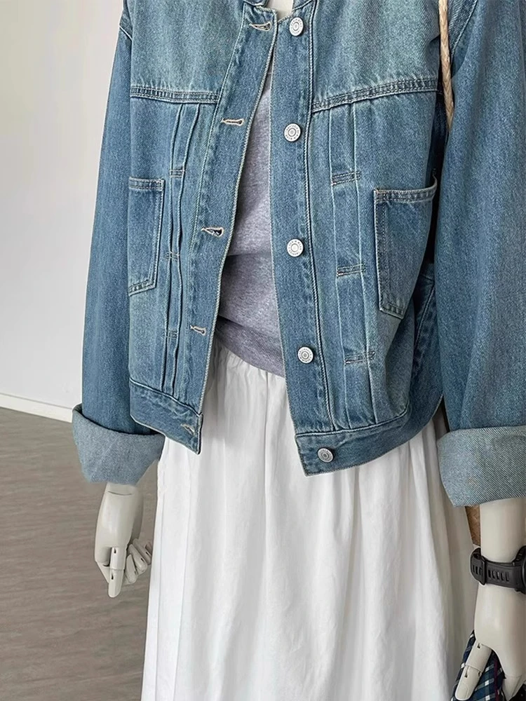 Chic Retro HK Light - Wash Denim Jacket ผู้หญิงรอบคอและ Cuffed Sleeves Cropped น้ําหนักเบาฤดูใบไม้ผลิฤดูใบไม้ร่วง Essential Coat