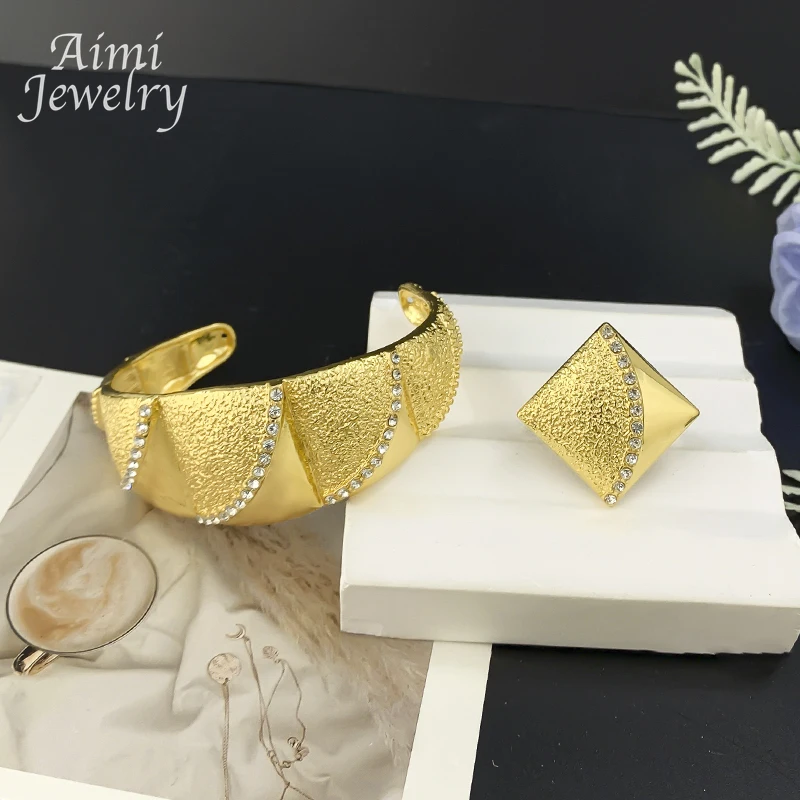 Trendy Round Chunky Choker Collar 4Pcs Jewelry Set for Women Textured Necklace Earrings Bracelet Ring Bridal Wedding Party Gifts