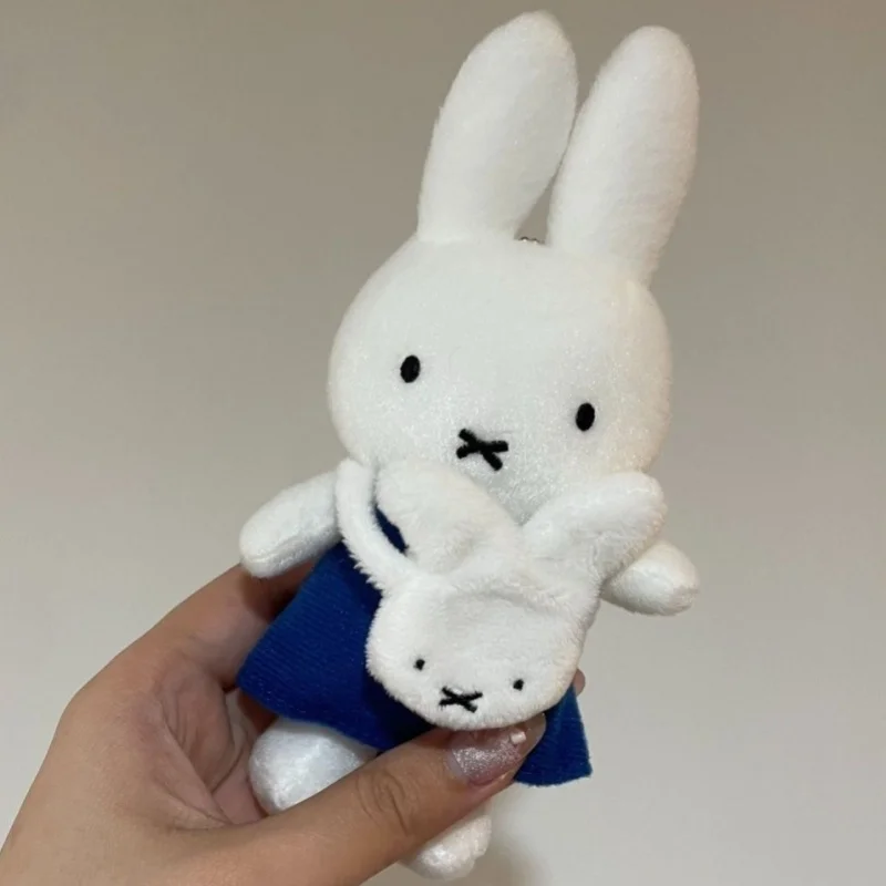 Poupée en peluche Miffy mignonne, jupe bleue de dessin animé, jouet en peluche, accessoires de sac à dos, pendentif Dopamine, porte-clés créatif, cadeaux pour filles
