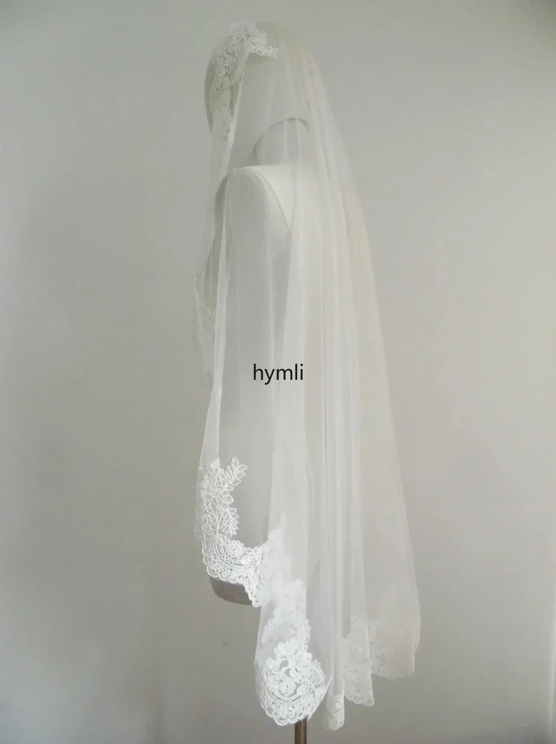 Mantilla Lace Wedding Veil Fingertip Length Veil Metal Comb image 3