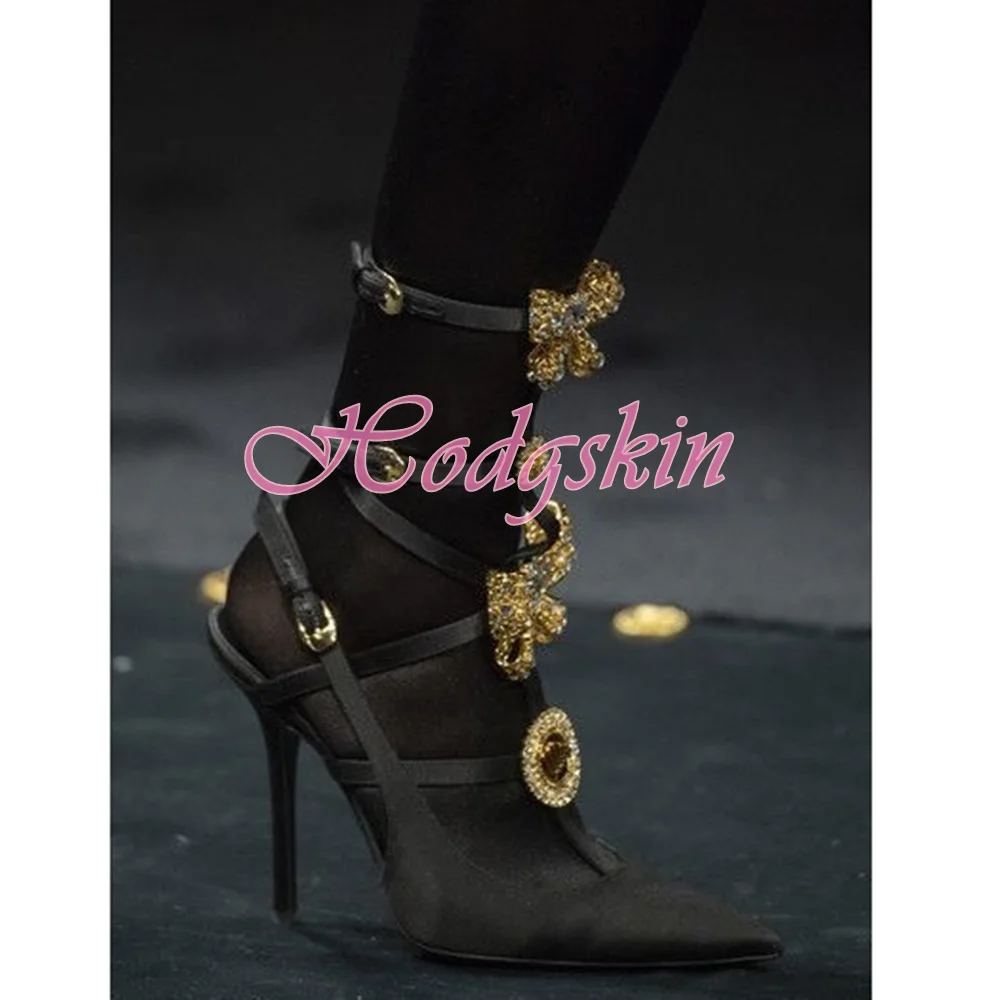 Crystal Bow Knot Sandals Pointy Toe Straps Hollow Women Sexy Shoes Stiletto Heels Solid Designer Buckles Summer Sandals Runway