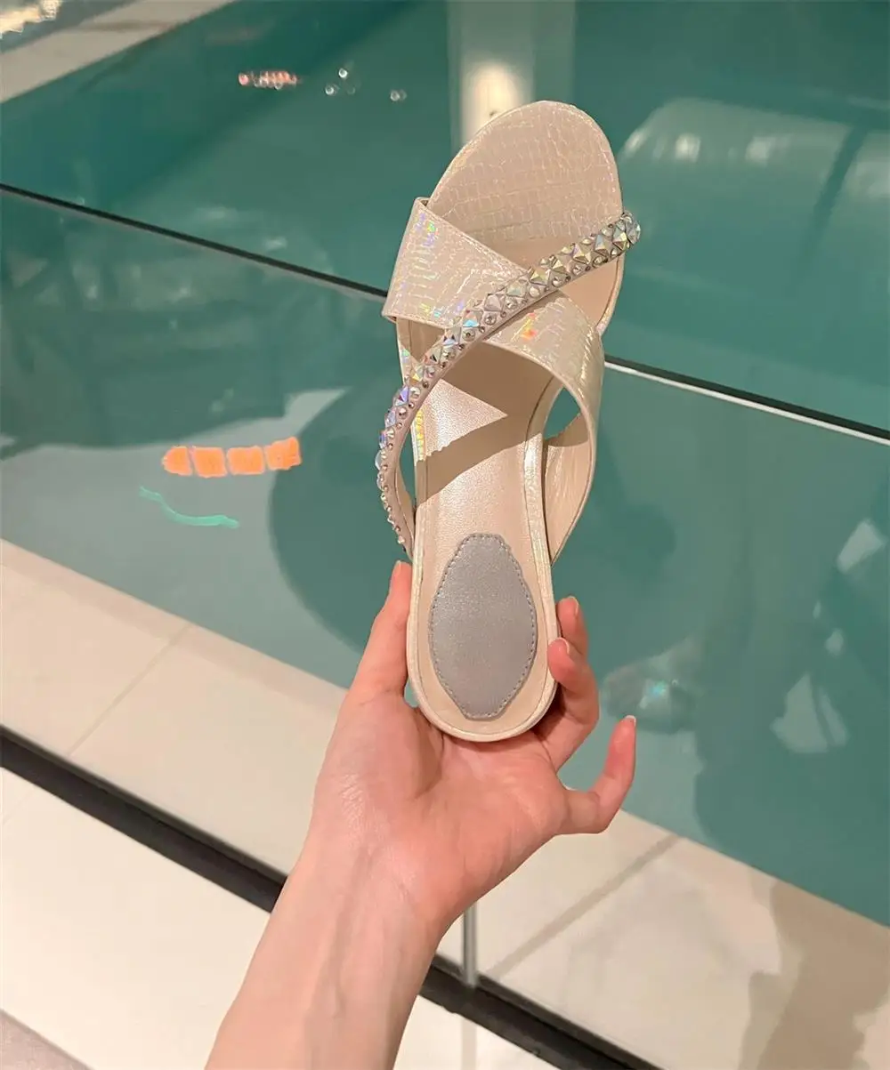 

Тапочки на высоком каблуке с градиентом и стразами на одном ремешке, уличная одежда-зачародейка-русалка, сексуальные сандалии на толстом каблуке, модная женская обувь