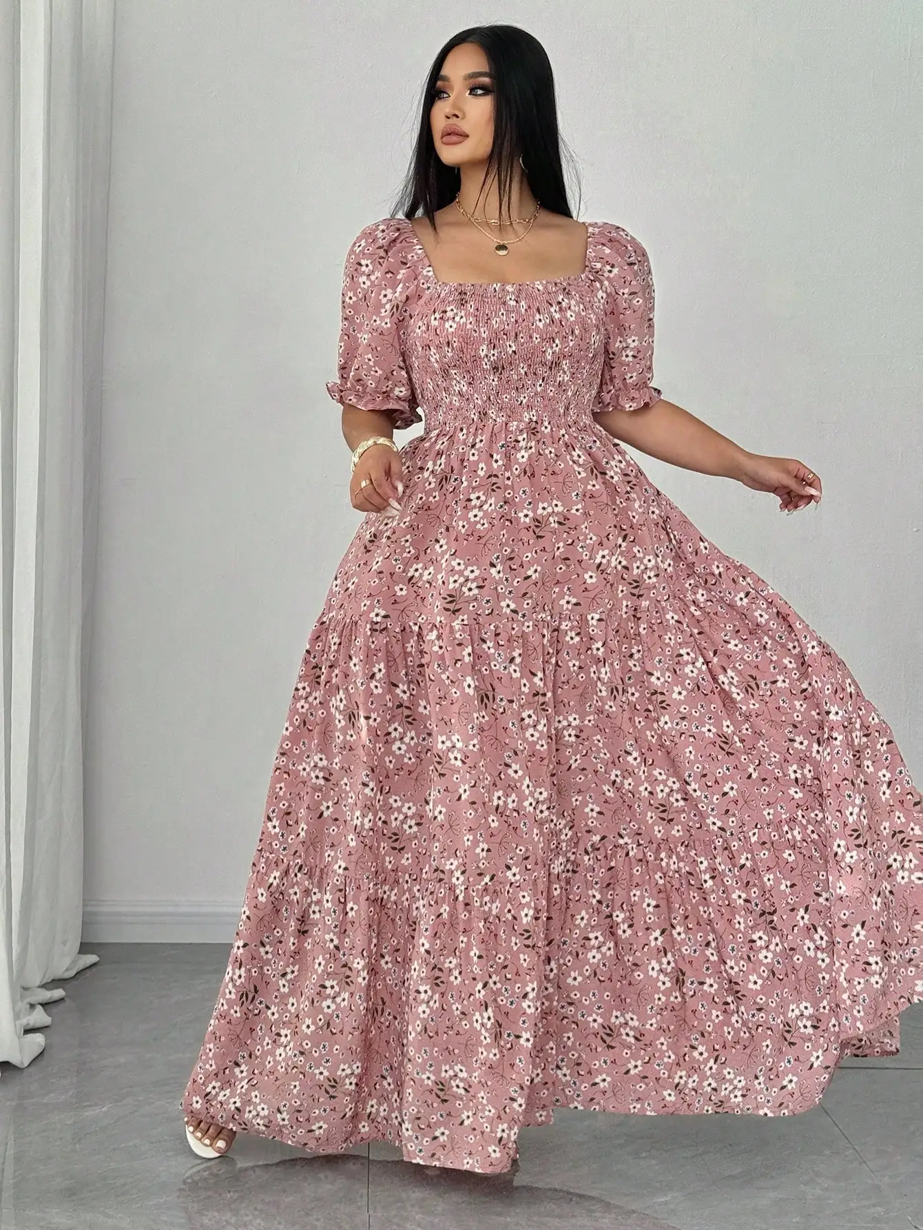 

Платье макси больших размеров с цветочным принтом, пышными рукавами и квадратным вырезом