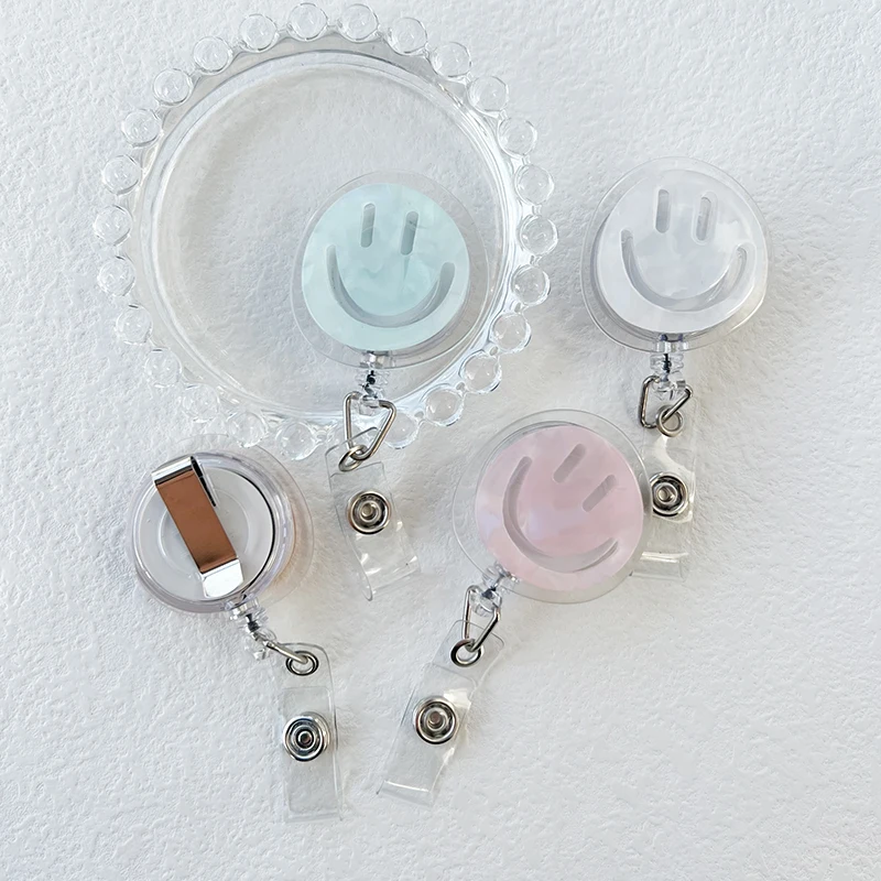 1Pcs Cartoon smiling face Retractable Badge Holder Reel Exhibition Enfermera Student Boy Name Card Girl Use Chest Card