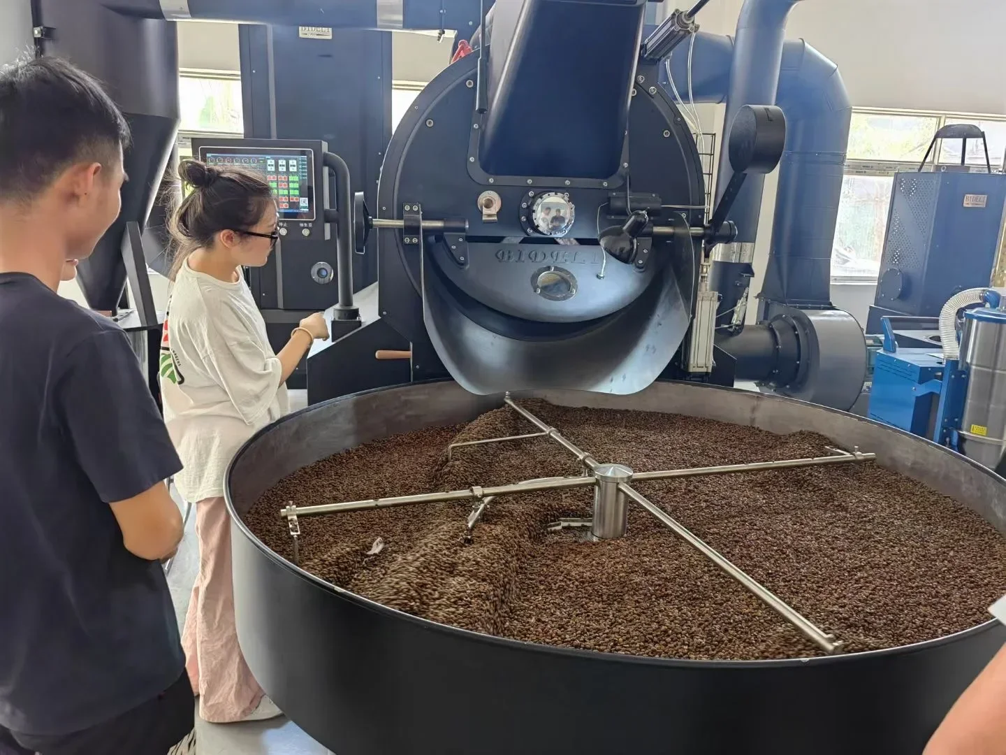 Automatic coffee roaster/coffee roaster equipment