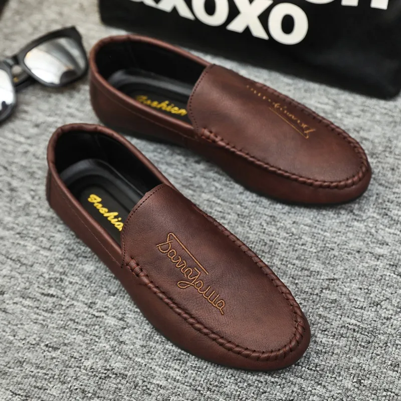 Zapatos de moda para hombre, novedad de verano 2023, zapatos informales para hombre, mocasines sin cordones, zapatos cómodos de cuero suave para conducir, mocasines transpirables