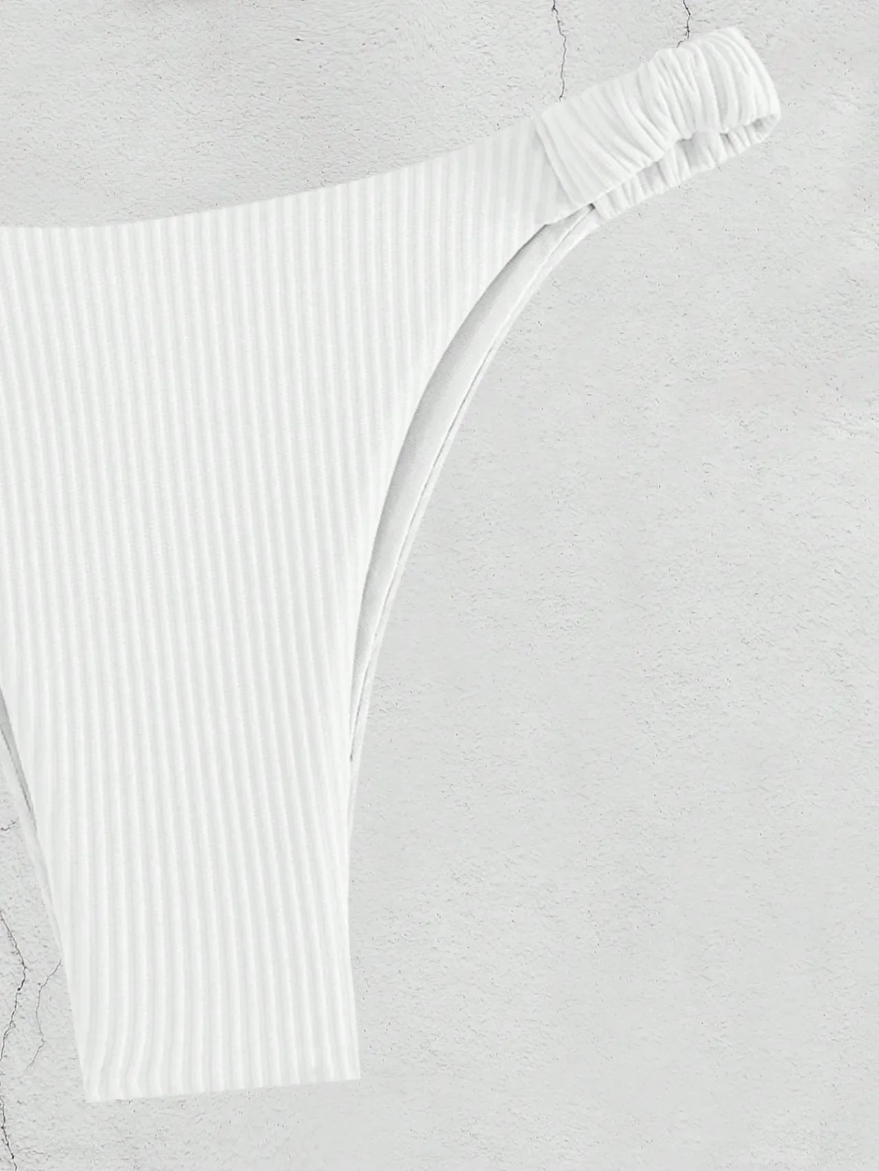 Badmode Wit 2-delig effen badpak voor dames Sexy string Backless bikiniset badpak 2025 Nieuw