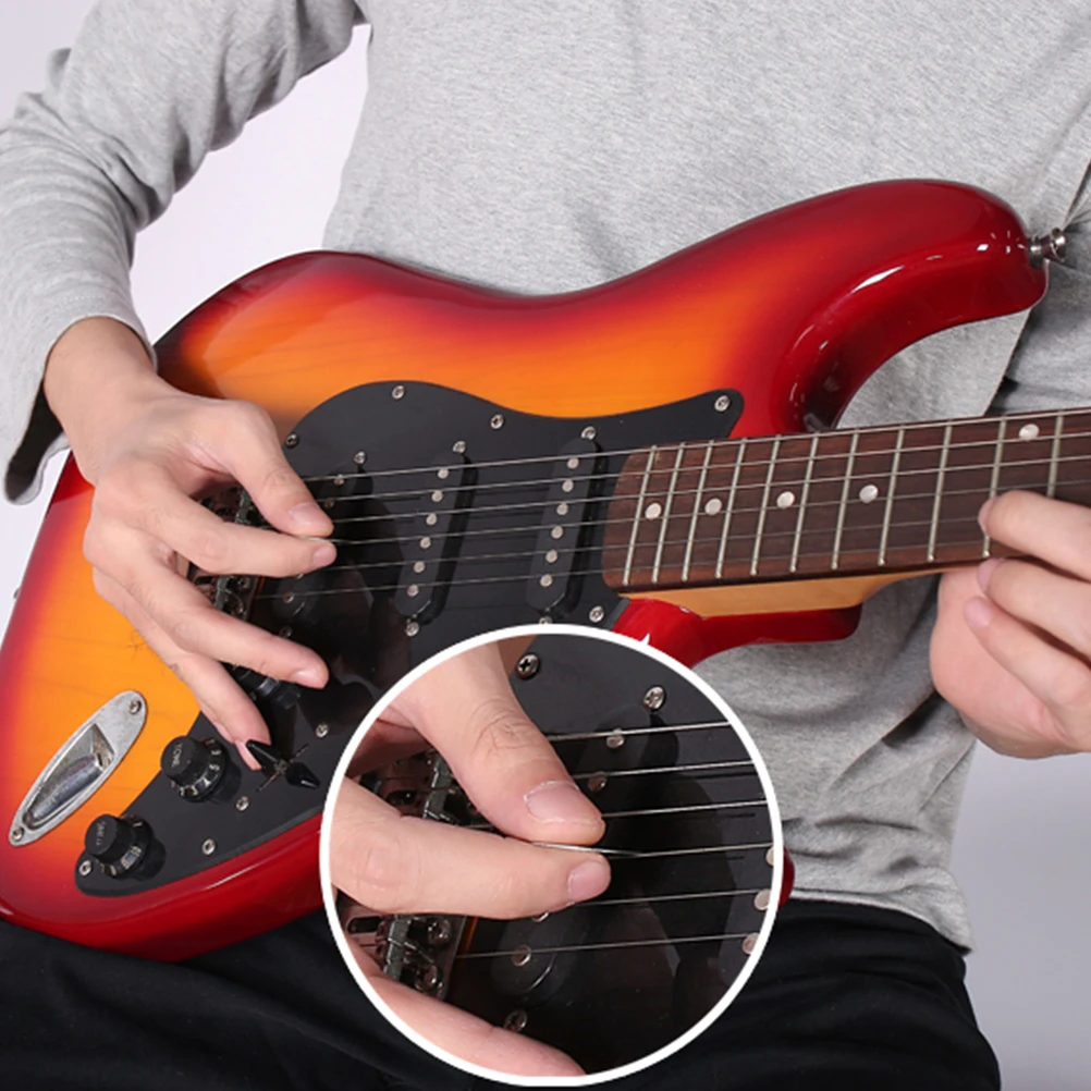 

1Set Guitar Pick Set Stainless Steel Picks Plastic Pick Covers Storage Box Compact Guitar Accessories for Performing