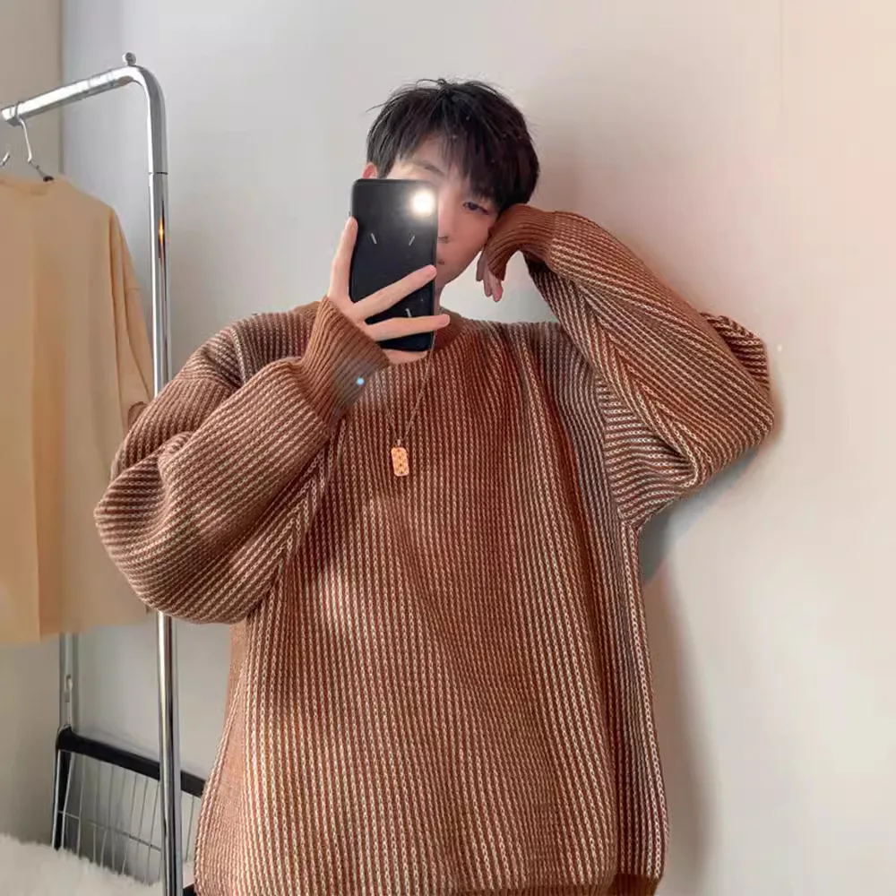 Sweater rajutan leher bulat bergaris untuk pria, model baru musim gugur dan musim dingin, pullover rajutan, pakaian longgar serbaguna ala Jepang
