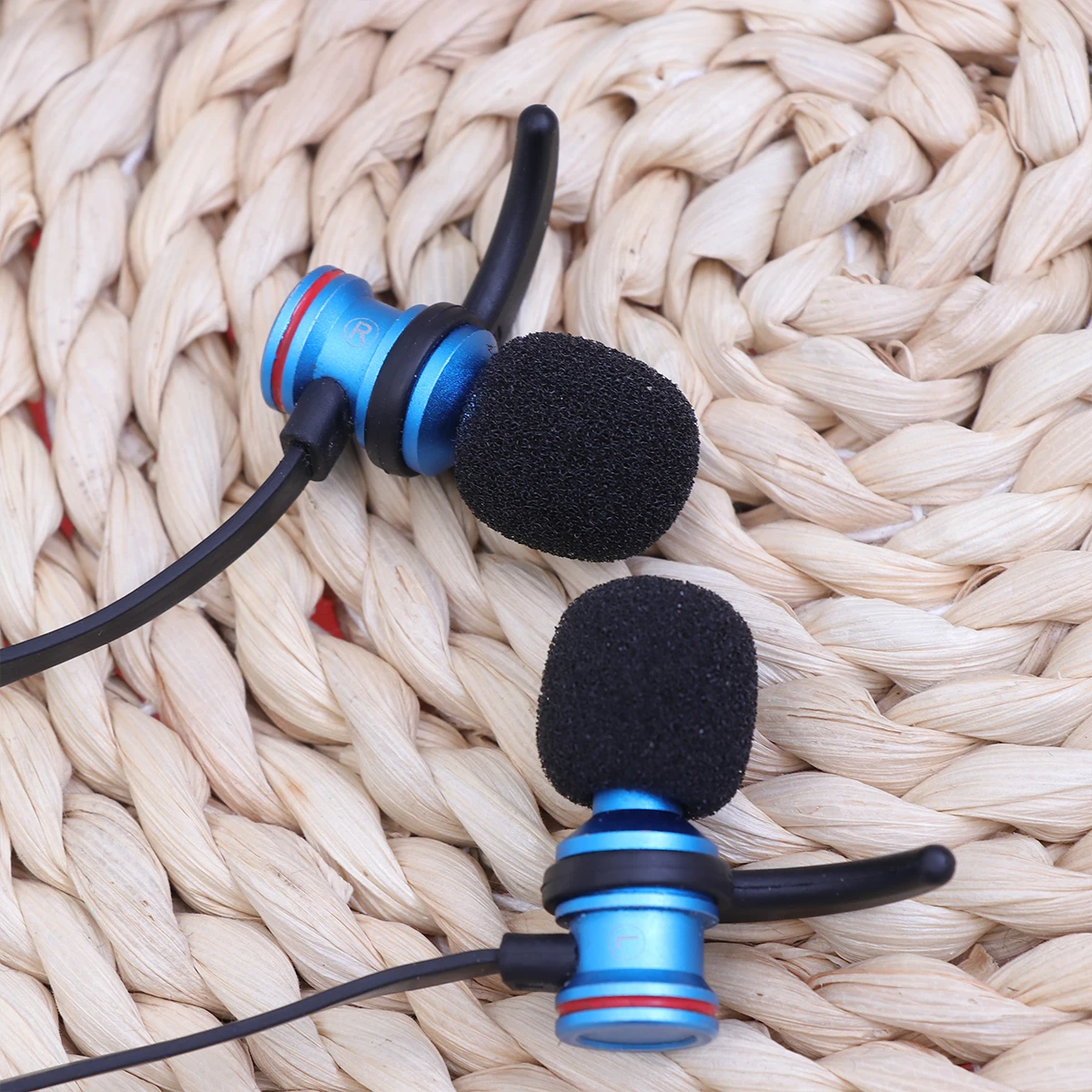 

15pcs Microphone Windscreen Foam Cover Lavalier Lapel Mic Windshield 13x13x14mm Black High-Density Sponge for Wireless