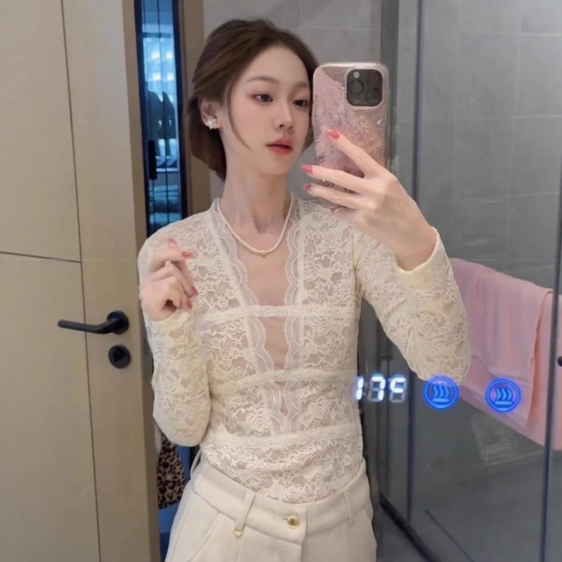 

New Lace Sexy V-neck Fashion Shirt Women French Elegant Spring Autumn Long Sleeve Slim Office Lady Short Blouse Bottoming Top