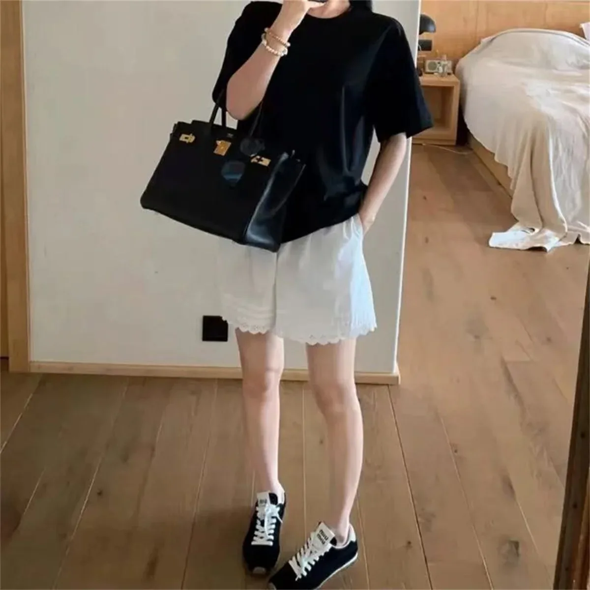 Белые повседневные шорты в стиле пэчворк с кружевной отделкой для женщин, широкие брюки с высокой талией для отдыха, пляжные брюки, свободные тонкие домашние шорты