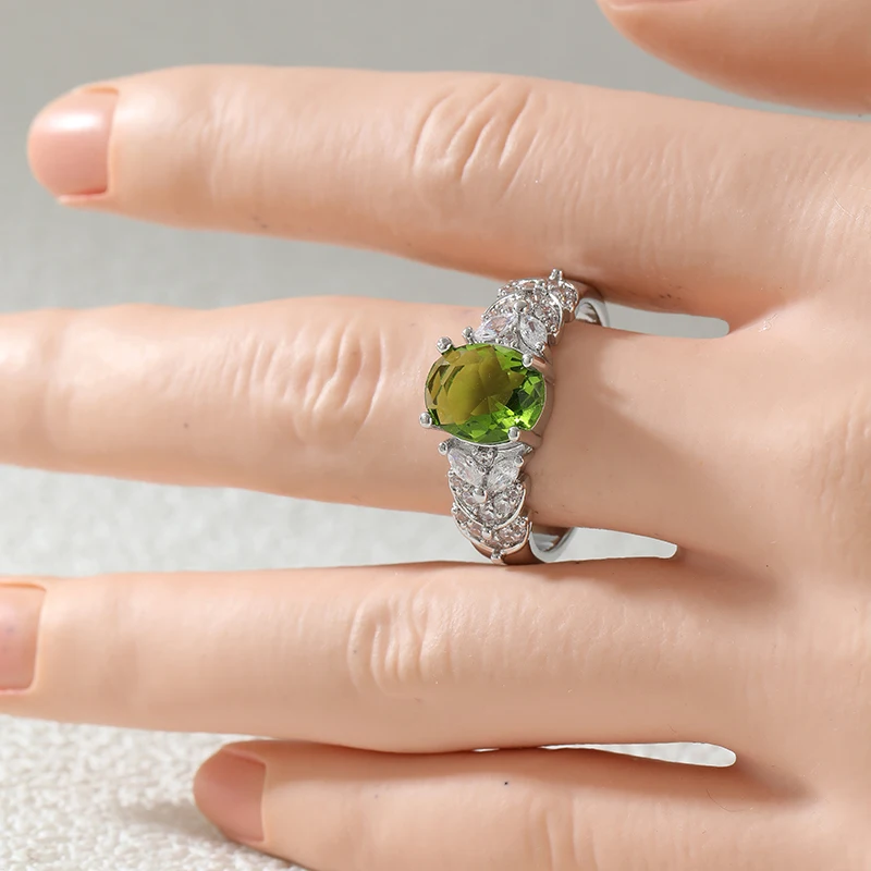 Fashion Sparkling Oval Green Synthetic Zirconia Silvery Ring Women's Elegant Luxury Design Banquet Celebration Fine Jewelry Gift