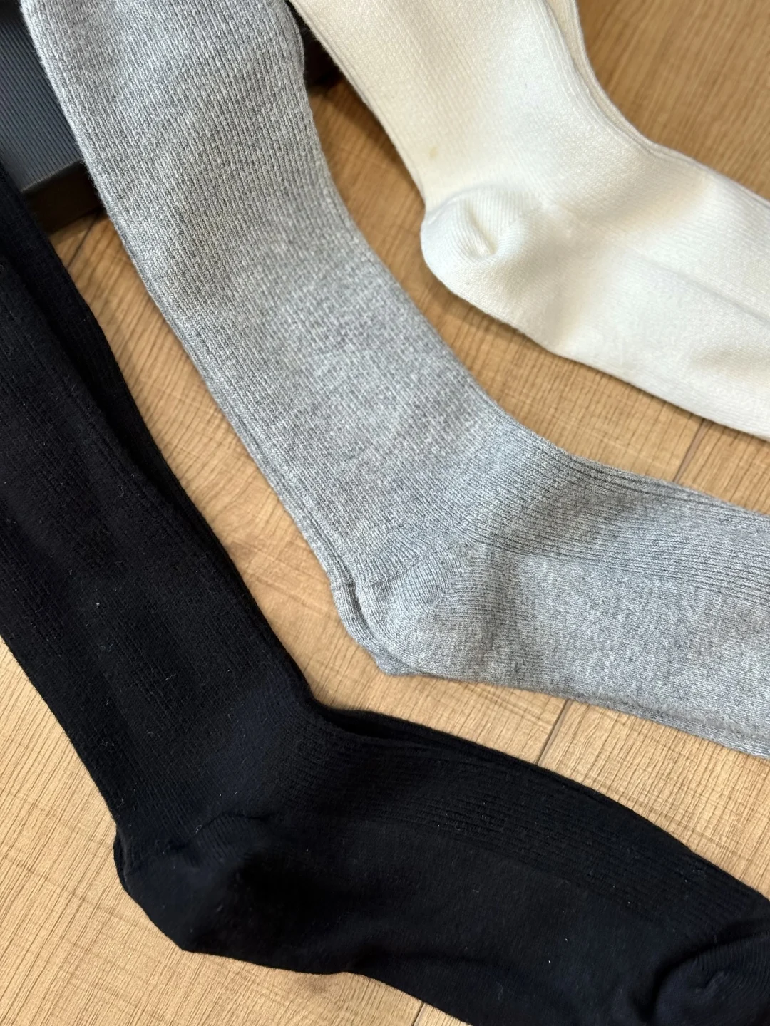 Минималистичные носки до середины икры из чистого хлопка. Женские дышащие и приятные для кожи однотонные носки из чистого хлопка на все сезоны.