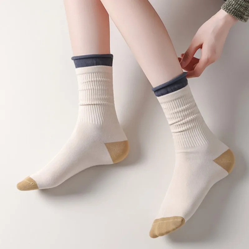 ถุงเท้าผ้าฝ้าย 3 คู่ สำหรับฤดูใบไม้ร่วงและฤดูหนาว ถุงเท้าแฟชั่นสำหรับเด็กผู้หญิงและผู้หญิง ถุงเท้ากันลื่น ชุดถุงเท้าลำลอง ถุงเท้าผู้หญิงอุ่นสบาย คุณภาพสูง