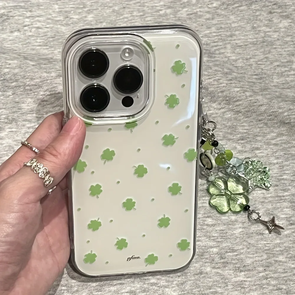 Simple Full Screen Green Lucky Four-Leaf Polka Dot Phone Case For iPhone 11 12 13 14 15 16 17 Pro Max 16e X XR XS 7 8 Plus Cover