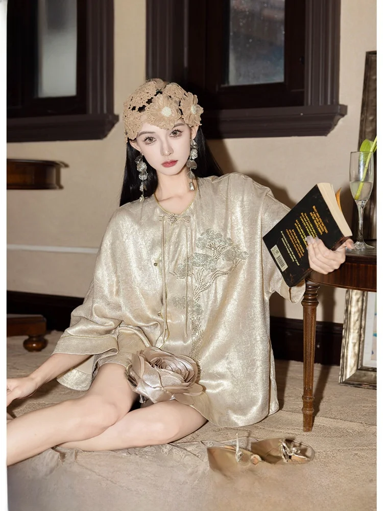 

PITAO Original Flowing Years Summer Light Luxury irt orts Set Thin Sle Polyester Fiber round Ne Button Closure Women'...