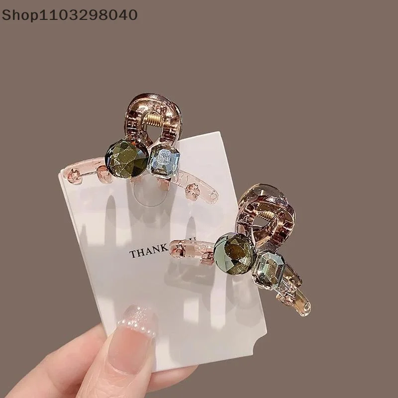 

Мини-заколки для волос со стразами и жемчугом — элегантный маленький зажим в виде акулы для челки, идеально подходит для женщин и девочек, повседневная одежда или подарок