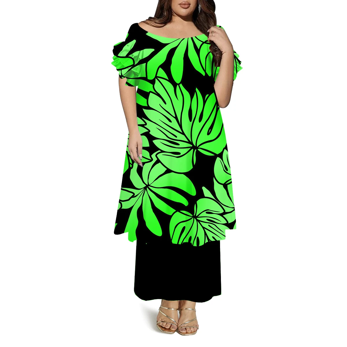 Um vestido polinésio feito sob medida casual de camada dupla com padrão em torno do pescoço e mangas borboleta confortável e solto