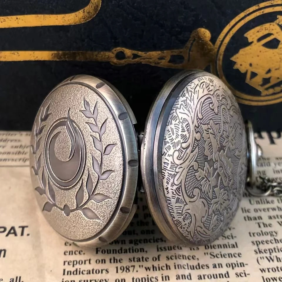 Olive Leaf Pattern Carved Quartz Pocket Watch Vintage Bronze Fob Chain Roman Numerals Face Round Dial Necklace Lucky Timepiece