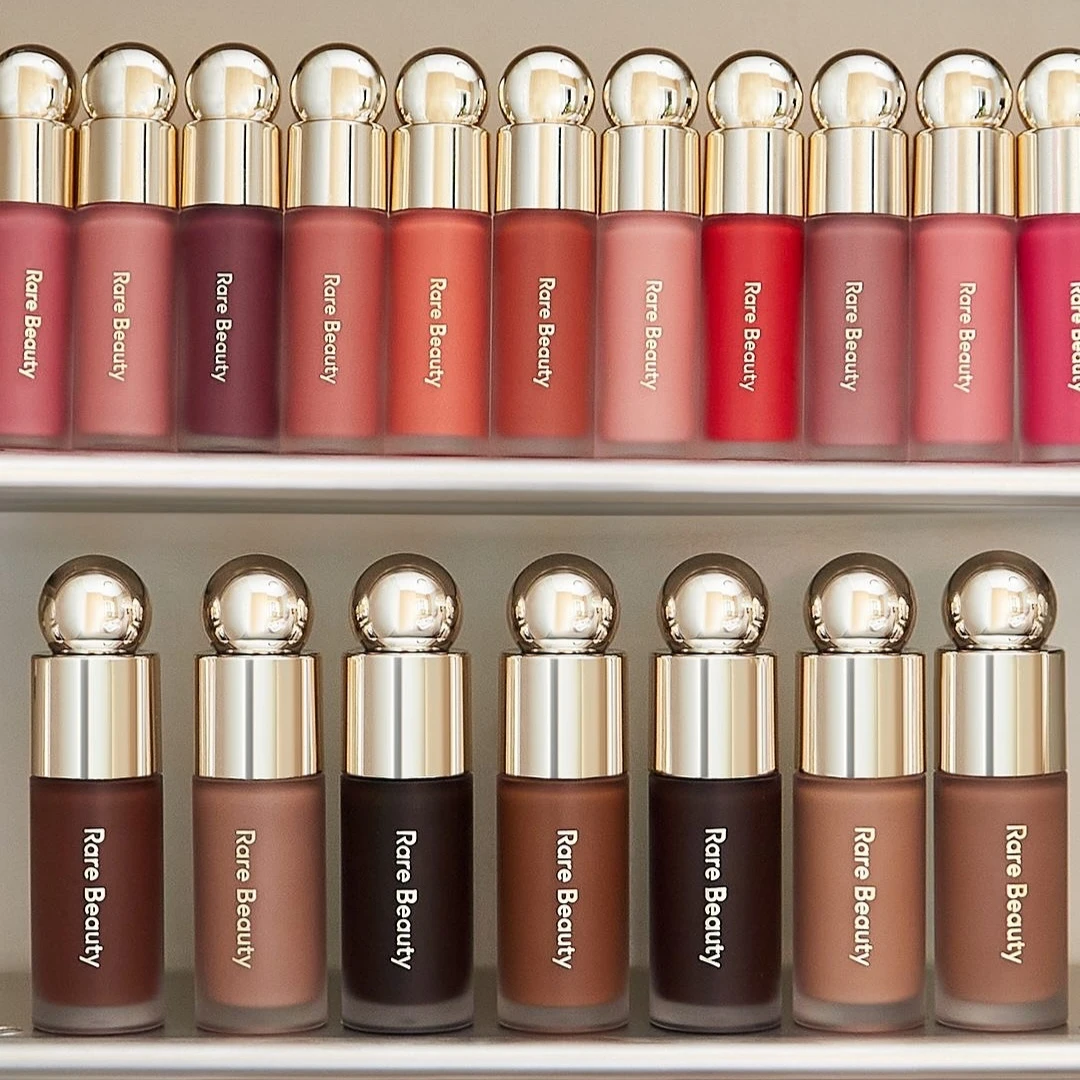 Beauty Love Makeup - بلاش سائل ناعم من رير بيوتي،