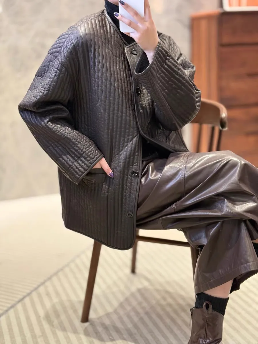 Chaqueta de cuero ligera a la moda para mujer, abrigo moderno de piel de oveja auténtica con cuello redondo, abrigo de invierno cálido y Reversible