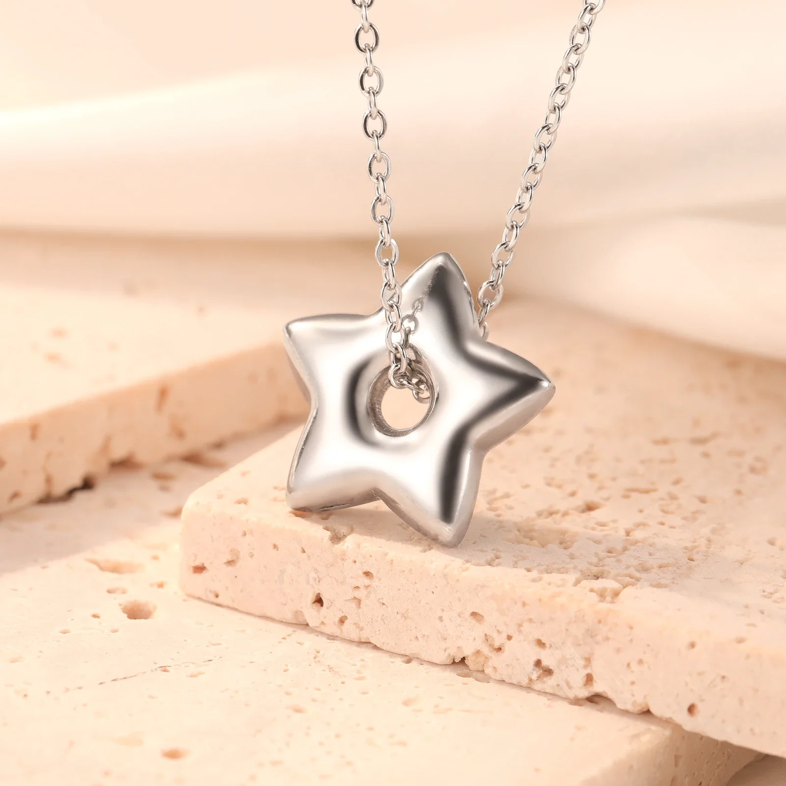 Skyrim Chunky Star Pendant Necklace Stainless Steel Neck Chains for Women Girls Fashion Minimalist Jewelry New Year Gift