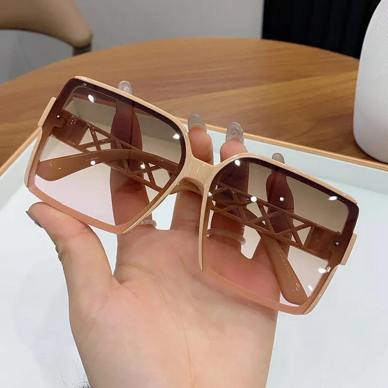 Neue Modische Vintage-Sonnenbrille für Damen mit Großem Rahmen, Retro-Brille, Beliebte Farbenfrohe Luxus-Brillen mit Ausgeschnittenen Bügeln