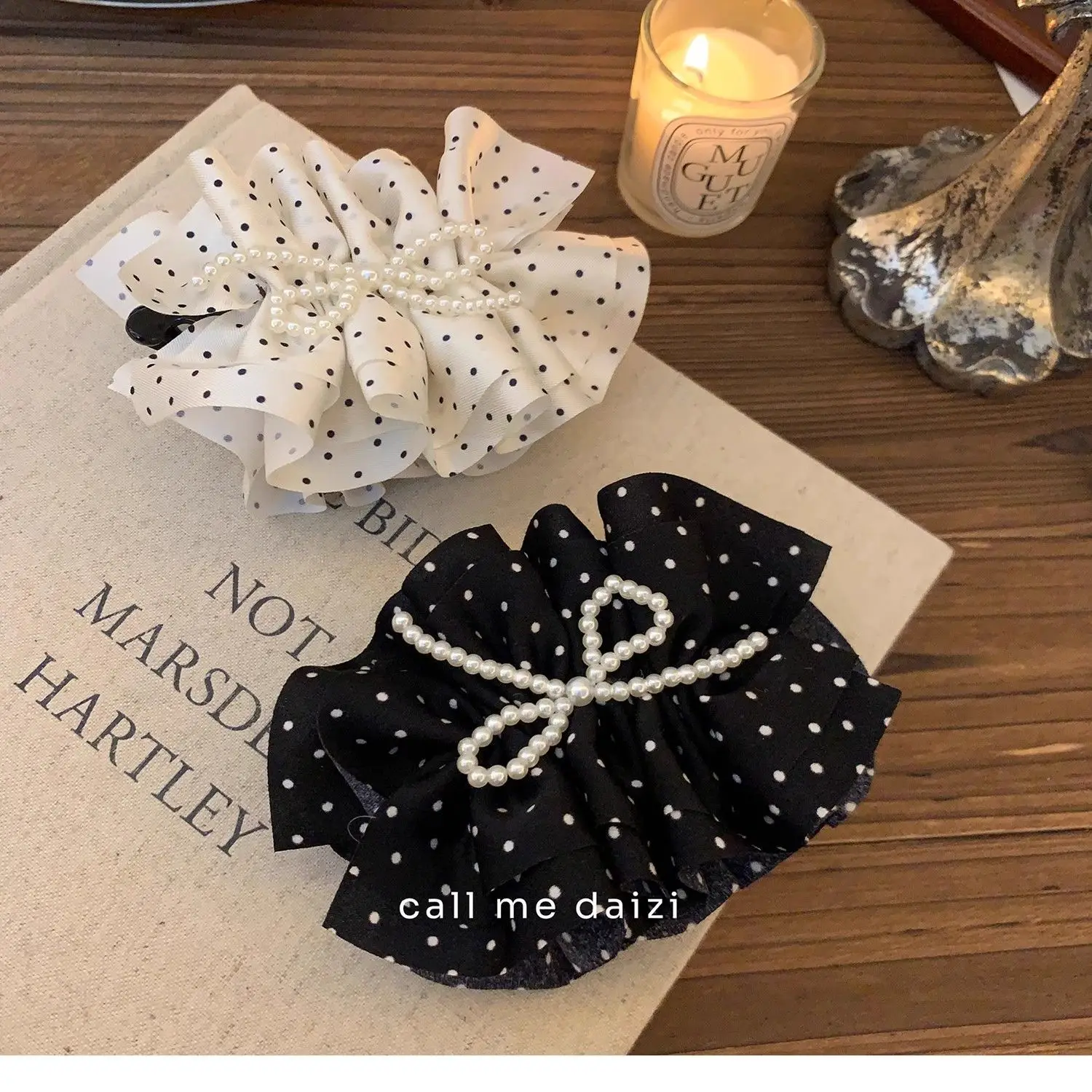 Neue Stil Koreanische Rüschen Satin Banana Clip Vielseitig Französisch Süße Polka Dot Perle Bowknot für Frauen Mädchen Haar Zubehör