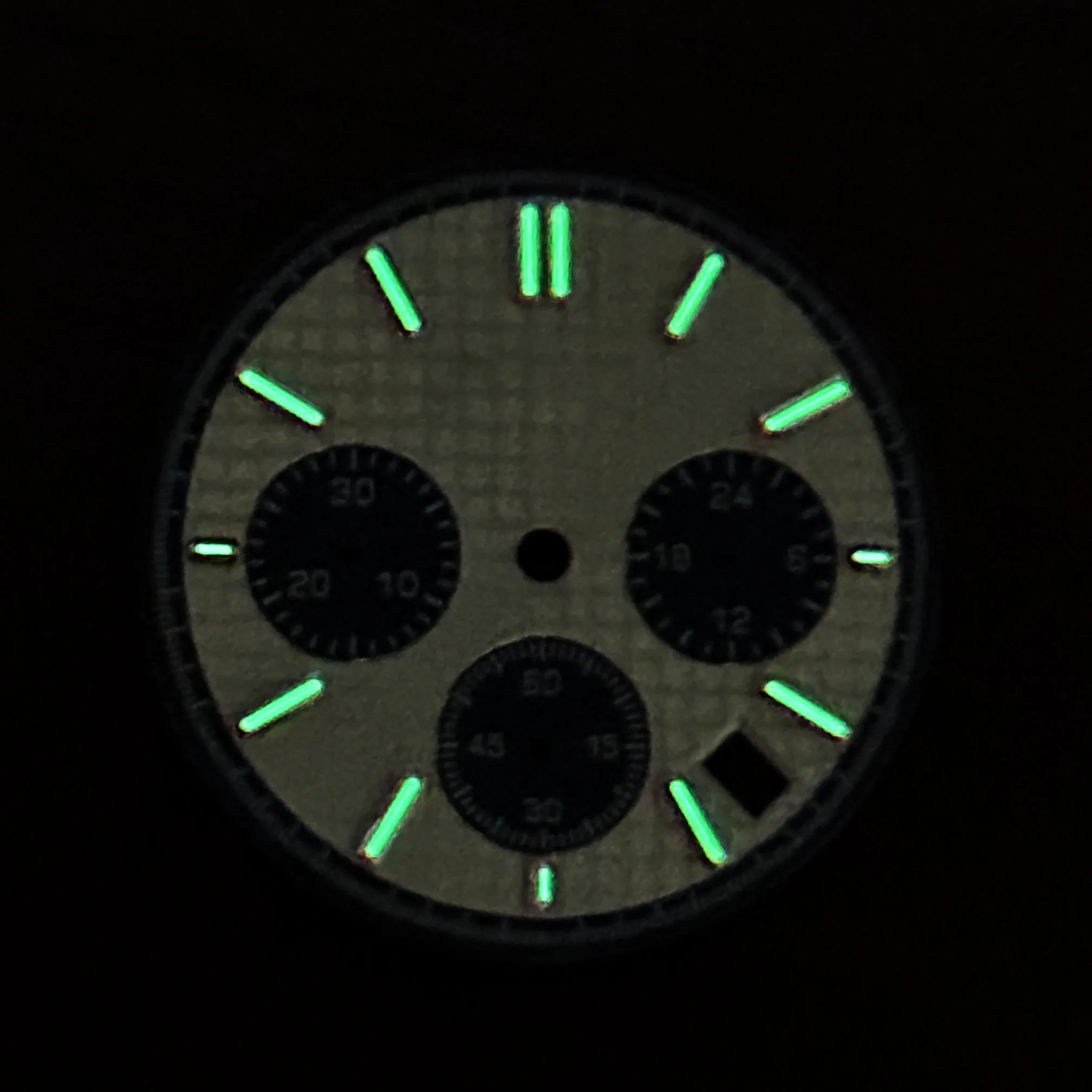 Quadrante con logo S da 31,8 mm adatto per movimento al quarzo VK63 Accessori per la modifica dell'orologio con quadrante in quercia verde luminoso di alta qualità