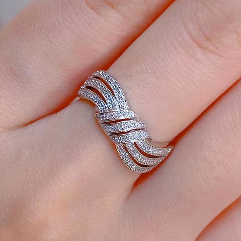 Huitan-Anillo de propuesta de moda para mujer, joyería llamativa para compromiso, accesorios de dedo de circonia brillante para ceremonia de boda