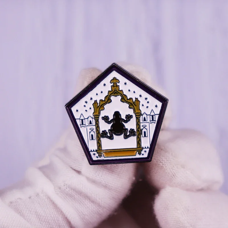 Broche de esmalte de Chocolate Froggg Card Gryffindorrr, Ravenclaw, broche de la Academia Hufflepuff, insignia de HPotter