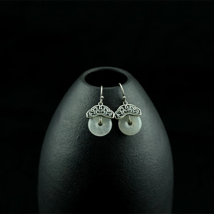 Crochet d'oreille classique en jadéite, antique, simple, uni